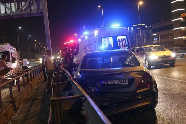 Hollanda'dan tatile gelen ailenin içinde bulunduğu araç kaza yaptı: 4 yaralı-3