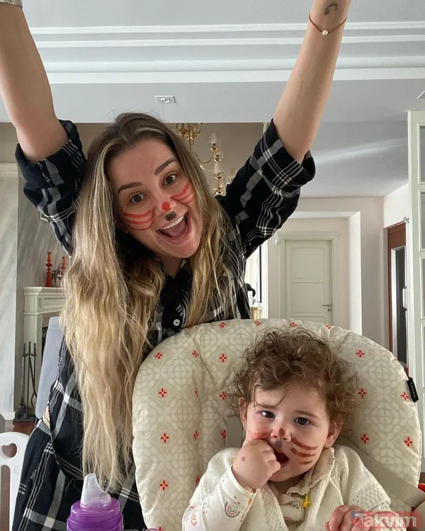 6 aylık hamile olan Merve Özbey karnı burnunda sahne aldı! Beyaz elbisesiyle hayranlarını mest etti övgülerin ardı arkası kesilmedi - 16