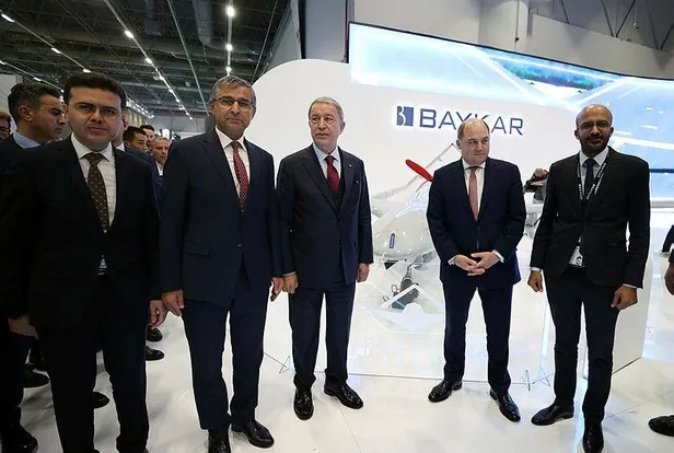 ingiltere-savunma-bakani-wallacetan-turk-ihalarina-ovgu-modern-savasi-onemli-olcude-degistirdiler-ingiltere-ih-1666793941153.jpeg İngiltere Savunma Bakanı Wallace'tan Türk İHA'larına övgü: Modern savaşı önemli ölçüde değiştirdiler... İngiltere İHA alacak mı?-3