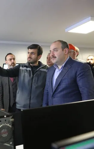 Bakan Varank, Bayraktar AKINCI TİHA'nın saha testlerini inceledi