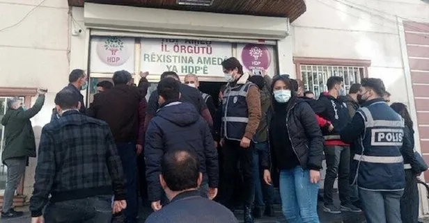 HDP’lilerden evlat nöbeti tutan ailelere alçak hakaret!