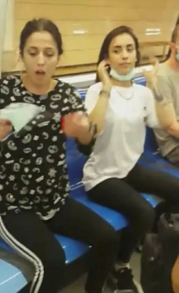 metroda-maske-takmama-kavgasi-kadin-yolcuya-saldirdi-1594288390536.jpg Metroda maske takmama kavgası! Uyarıda bulunan kadın yolcuya saldırdı-2