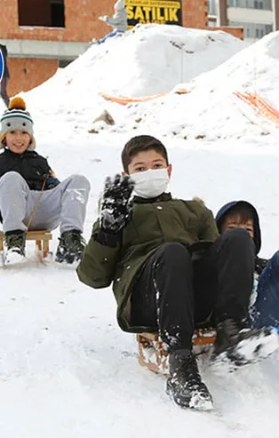 17 Ocak Pazartesi okullar tatil mi? Bugün kar tatili olan iller ve ilçeler hangileri? Valilik MEB son dakika Tokat, Gümüşhane, Kırşehir...