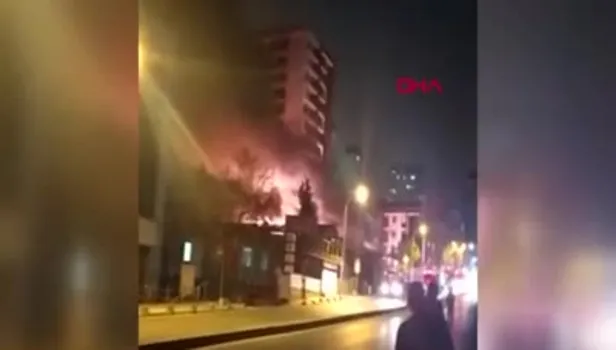 SON DAKİKA: Bağcılar’da gece yarısı korkutan yangın