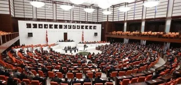 TBMM Darbe ve Muhtıraları Araştırma Komisyonu bünyesinde, 1960 darbesi ve 1971 muhtırası, 1980 darbesi, 28 Şubat ve 27 Nisan ile ilgili 3 ayrı alt komisyon kurulması kararlaştırıldı