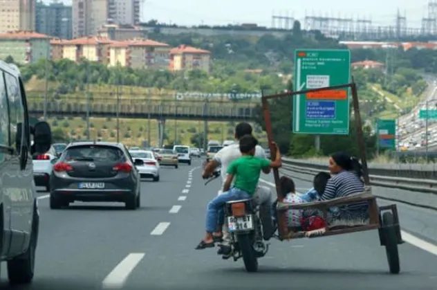 Gören inanamadı! TEM'de tehlikeli yolculuk...