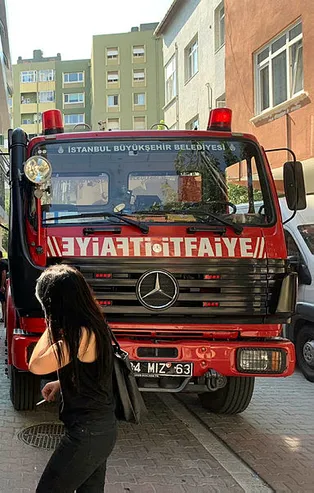 Ataşehir'de iş merkezinde yangın paniği