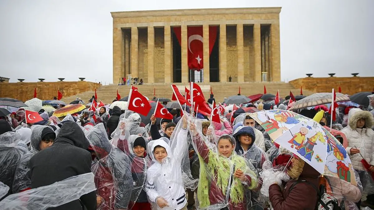 22 Nisan yarım gün mü? 22-23 Nisan okullar, resmi kurumlar, bankalar, hastaneler açık mı, yarım gün mü açık?