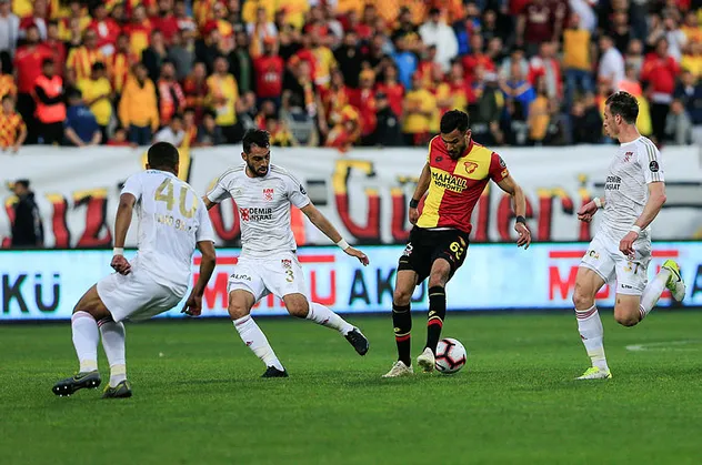 Maç sonucu: Göztepe 3-3 Demir Grup Sivasspor