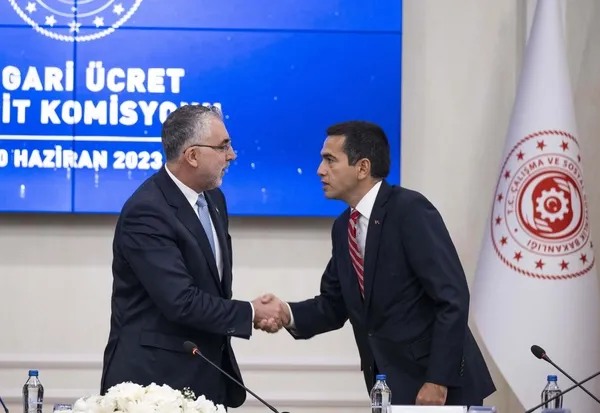 Son dakika: 2023 Asgari Ücreti belli oldu! %34 artışı Bakan Vedat Işıkhan duyurdu: Net 11 bin 402 lira! Kalem kalem hesaplama...-5