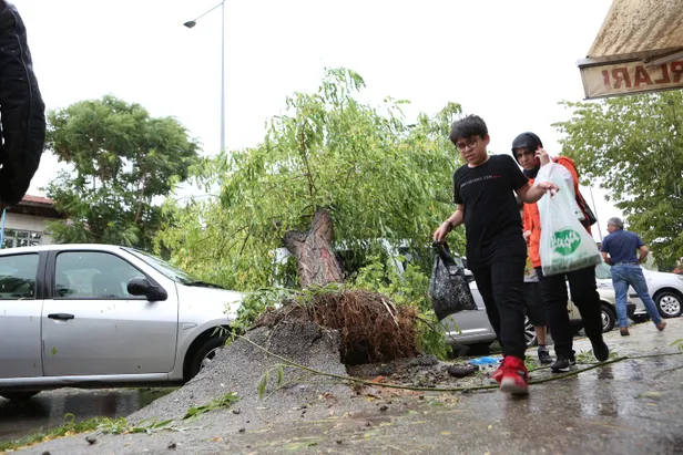 Son dakika: Karadeniz'i fırtına vurdu: 1 kişi öldü, 2 polis yaralı!-2