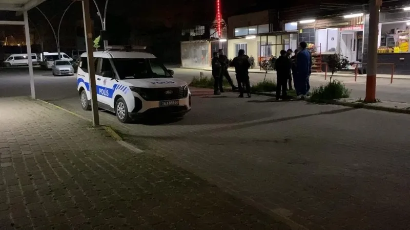 erkek-meselesi-kanli-bitti-inegolde-ask-husumeti-2-yarali-1775514354893.jpeg Erkek meselesi kanlı bitti: İnegöl'de aşk husumeti | 2 yaralı-3