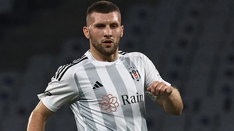 besiktasa-agir-fatura-giovanni-van-bronckhorstun-karari-sonrasi-kartalin-basi-agriyacak-1720725265141.jpeg Beşiktaş'a ağır fatura! Giovanni van Bronckhorst'un kararı sonrası Kartal'ın başı ağrıyacak...-9