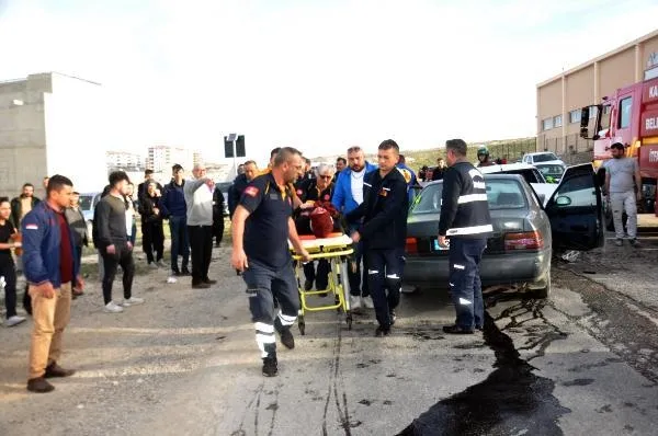 Karaman'da iki otomobil çarpıştı: 2'si çocuk 5 yaralı-4