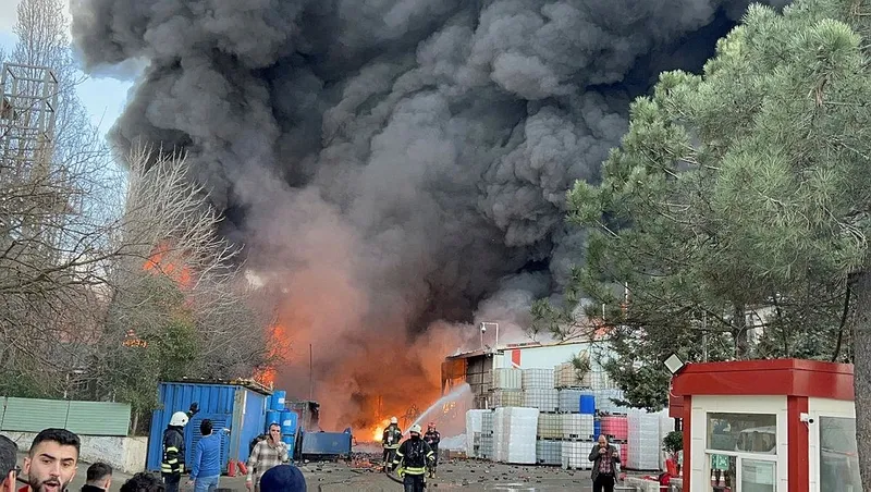 Kocaeli'de fabrika yangını!-2