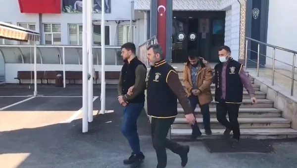 bursada-evinde-gasbettigi-kadinin-telefonuyla-kredi-cekti-1649504248477.jpg Bursa’da evinde gasbettiği kadının telefonuyla kredi çekti-2