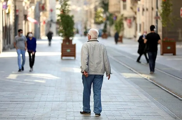Son dakika: 15 ilde hafta sonu uygulanan sokağa çıkma ve seyahat kısıtlamaları sona erdi