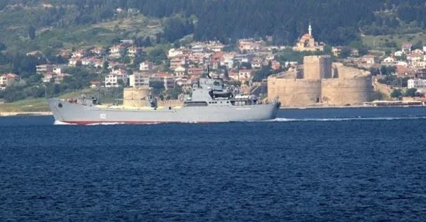 Rus çıkarma gemisi, Çanakkale Boğazı’ndan geçti