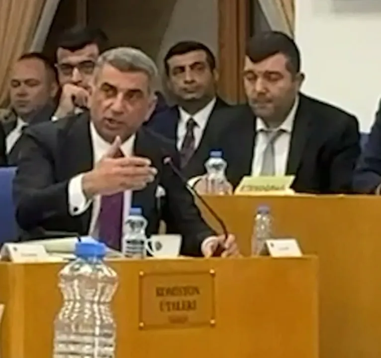 chp-bile-artik-inkar-edemiyor-deprem-konutlari-bir-basari-hikayesidir-1764239565597.jpeg CHP bile artık inkar edemiyor: Deprem konutları bir başarı hikayesidir-3