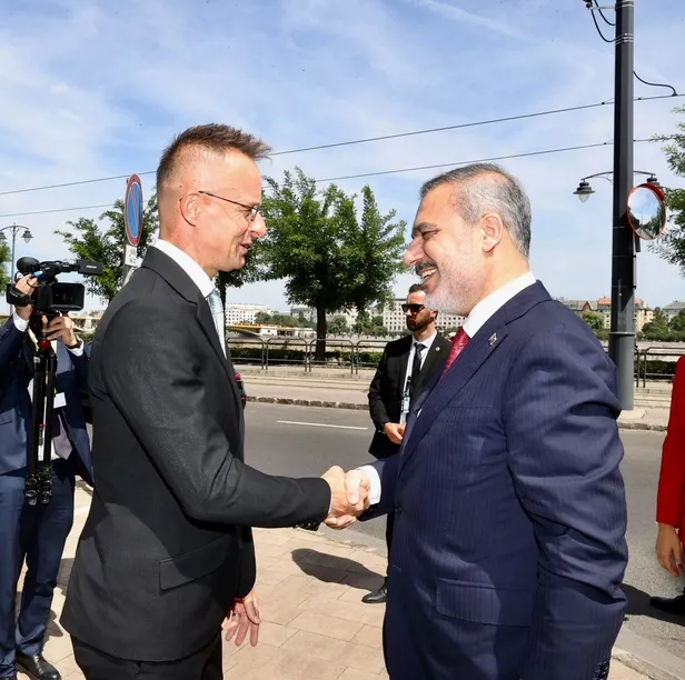 macaristan-disisleri-bakani-szijjartodan-turkiye-aciklamasi-bu-yeni-cagda-turkiyenin-rolu-cok-daha-buyuk-1690556494453.jpeg Macaristan Dışişleri Bakanı Szijjarto'dan Türkiye açıklaması: Bu yeni çağda Türkiye'nin rolü çok daha büyük-4