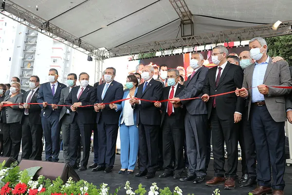 chp-genel-baskani-kemal-kilicdaroglu-adanaya-kres-ve-park-temeli-atma-icin-gitti-halka-hizmet-goturecegiz-1606580035411.jpg