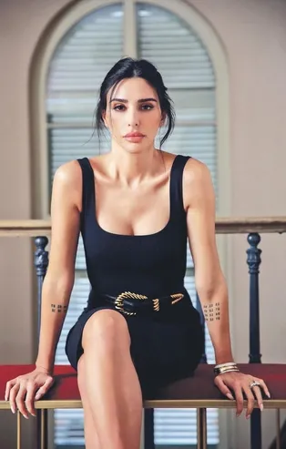 Arda Turan'ın eşi Aslıhan Doğan'a sosyal medyadan büyük tepkiler yağdı! "Hala çocuklarına...."