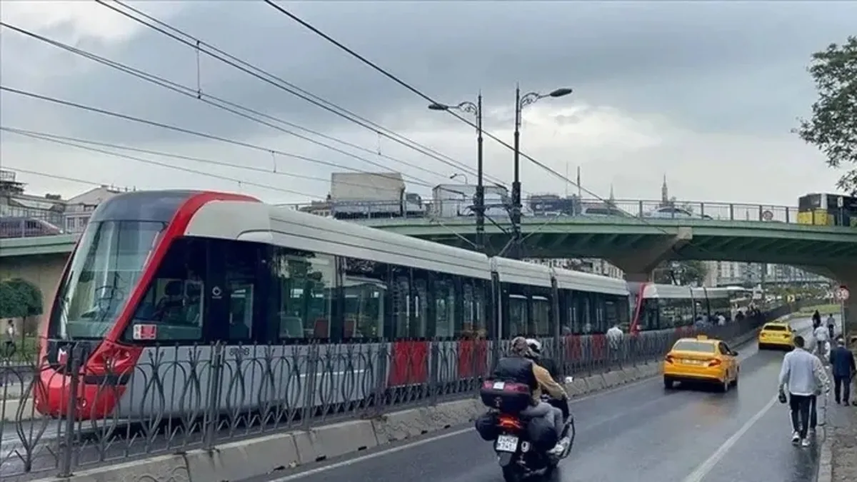 İstanbullular dikkat! Kabataş-Bağcılar tramvay hattında teknik arıza meydana geldi: Seferler bölge bölge yapılıyor