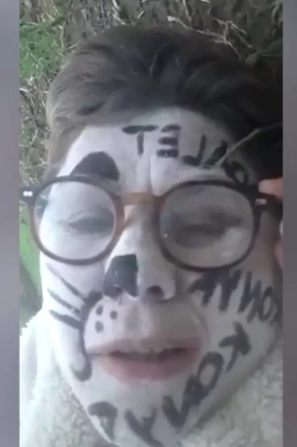 hayvanperest-kadin-yuzunu-kopek-gibi-boyadi-ben-oldum-katilimi-bulun-1640870144353.jpg Hayvanperest bir kadın yüzünü köpek gibi boyadı: Ben öldüm katilimi bulun-3