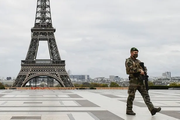 fransada-corona-viruse-teslim-oldu-her-30-saniyede-bir-kisi-hastanelik-oluyor-1604298571690.jpg Fransa koranavirüse teslim oldu! Her 30 saniyede bir yeni vaka-2