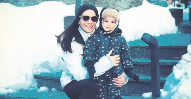 Zeynep Beşerler yılbaşı tatili için eşi ve oğluyla İsviçre'ye gitti