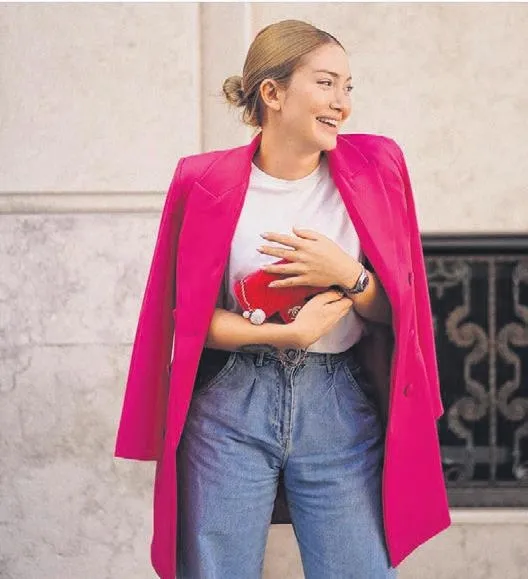 berrak-tuzunatac-aslihan-dogan-danla-bilic-ve-rachel-araz-kiresepiden-luks-tarz-1598565405711.jpeg Berrak Tüzünataç, Aslıhan Doğan, Danla Bilic ve Rachel Araz Kiresepi'den lüks tarz-2