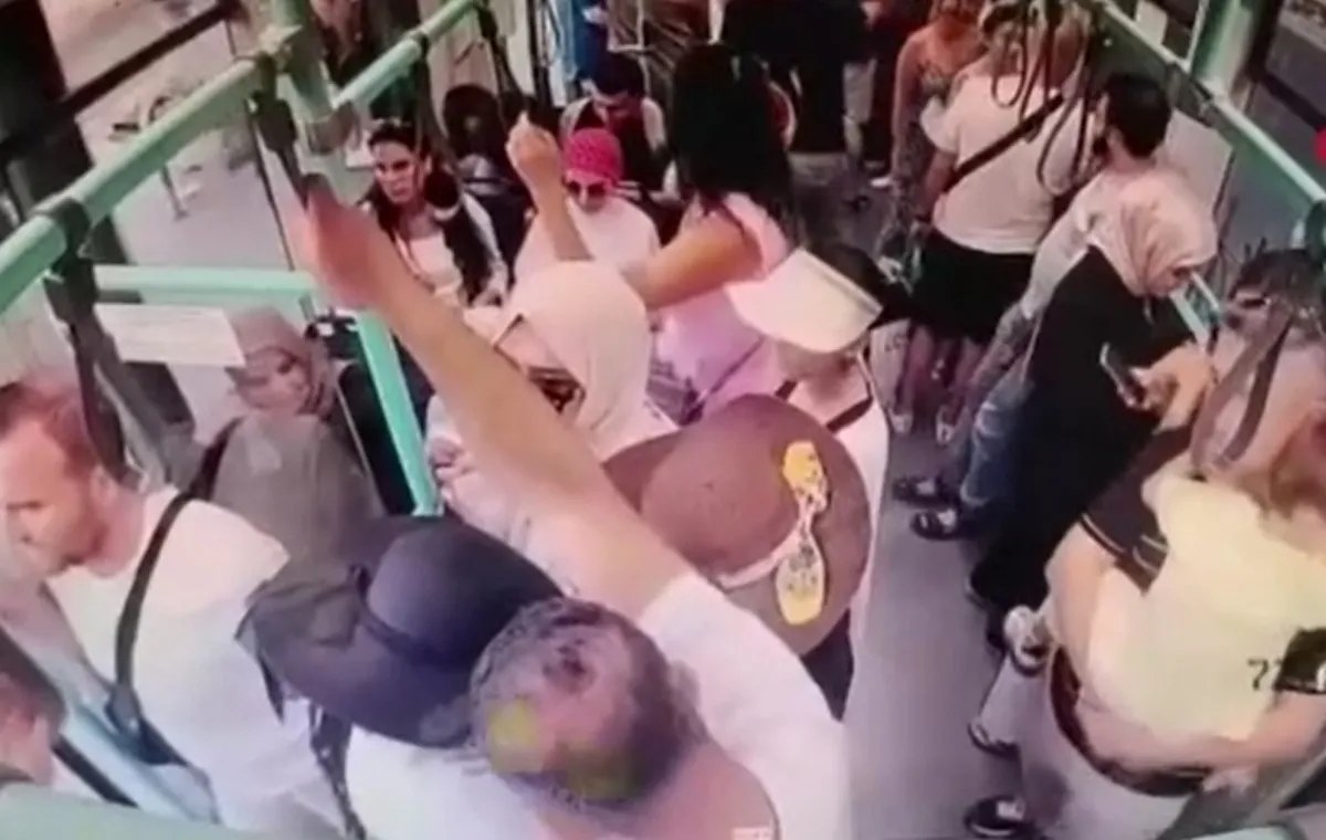istanbulda-turistleri-hedef-alan-yankesici-cetesine-operasyon-1787300980459.jpeg İstanbul'da turistleri hedef alan yankesici çetesine operasyon!-2