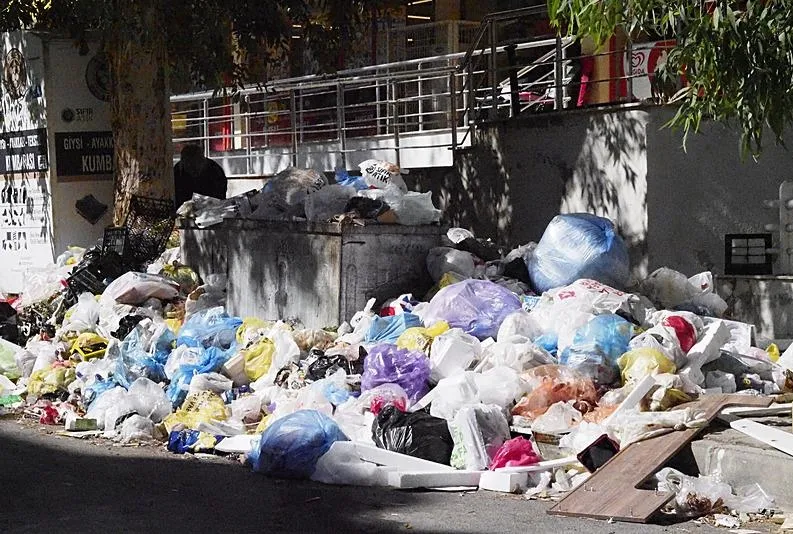 CHP’li belediyeye çöp tepkisi