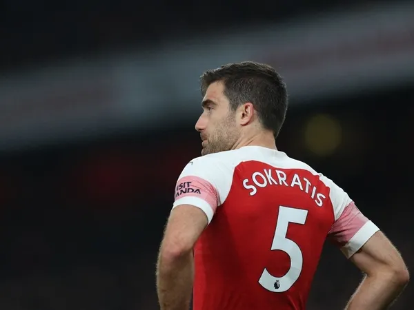 Yunan stoper Sokratis Fenerbahçe’ye doğru