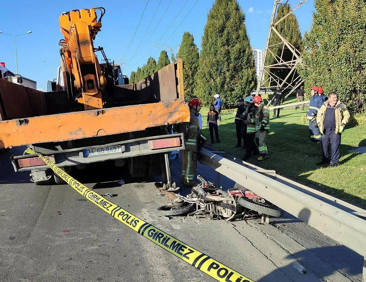 Korkunç kaza! Çekiciyle bariyer arasına sıkıştı