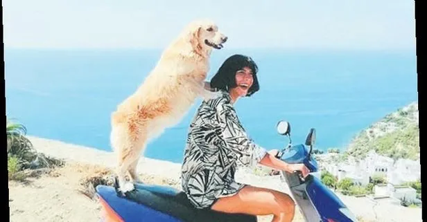 Asena Tuğal köpeğiyle Bodrum’da