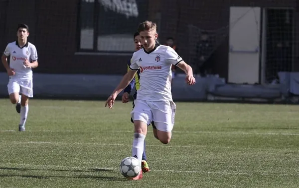 besiktasin-yeni-yildiz-adayi-semih-kilicsoy-u-19-takiminda-17-karsilasmada-8-gol-6-asistle-oynadi-1646052467087.jpg