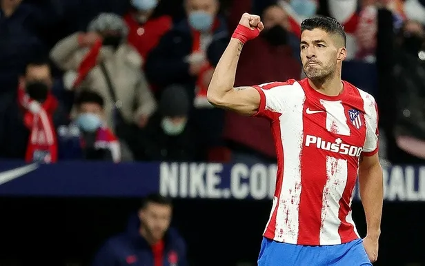 devlerin-luis-suarez-savasi-fenerbahceden-sonra-besiktas-kanca-atti-1649103317470.jpeg Devlerin Luis Suarez savaşı! Fenerbahçe’den sonra Beşiktaş kanca attı-3