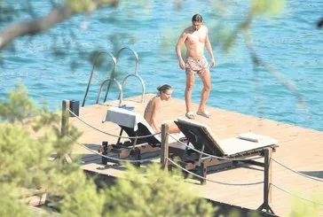 Danimarkalı model Philine Roepstorff, ünlü futbolcu Jacob Bruun Larsen ile Bodrum'da