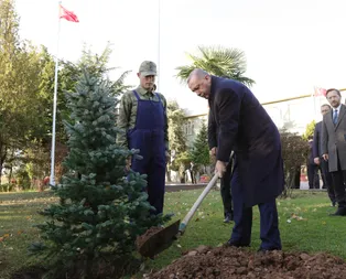 Başkan Erdoğan, İkmal Maliye Okulu ve Eğitim Merkez Komutanlığını ziyaret etti