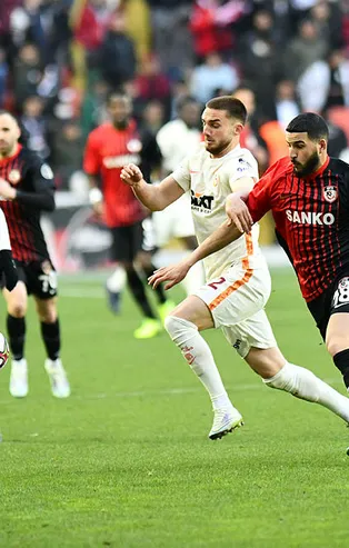 Galatasaray'da tarihi çöküş! Hepsinden fark yedi