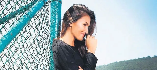 Çaldığın o resmi yerine koy lütfen!