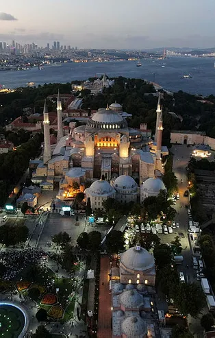 Dünyada Ayasofya yankıları devam ediyor! "Türkiye'nin gücünün göstergesi"