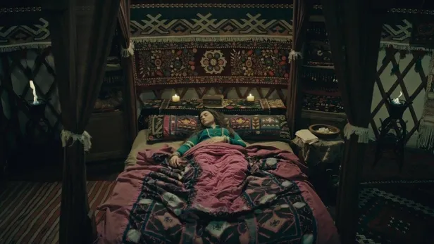 kurulus-osmana-yeni-dusman-geldi-bala-hatun-ve-turgut-alpin-olum-doseginde-oldugu-diziye-efsane-transfer-mogol-1653482964687.jpg Bala Hatun ve Turgut Alp'in ölüm döşeğinde olduğu diziye efsane transfer! Kuruluş Osman'a yeni düşman geldi! Moğol komutanı Cebe kimdir?-4