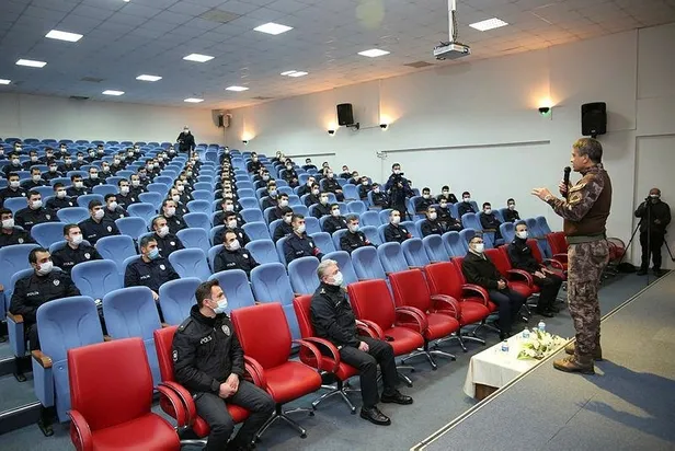 Sosyal medyaya damga vuran o video! Emniyet Müdürü FETÖ'cü alçakları yerin dibine soktu-5