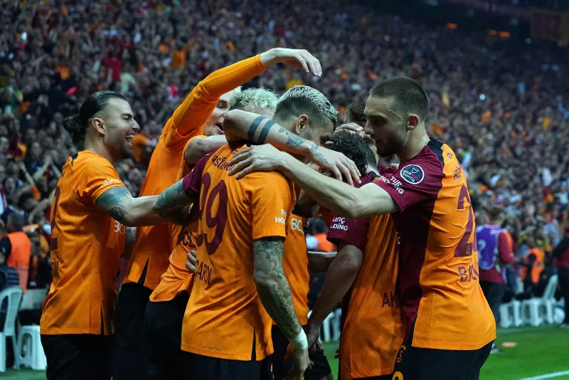 Galatasaray'da şok ayrılık! Eski takımına dönüyor - 8