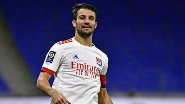 galatasarayda-sag-bek-sikintisi-12-sezonda-12-transfer-1658393462517.jpg Galatasaray'da sağ bek sıkıntısı: 12 sezonda 12 transfer-3