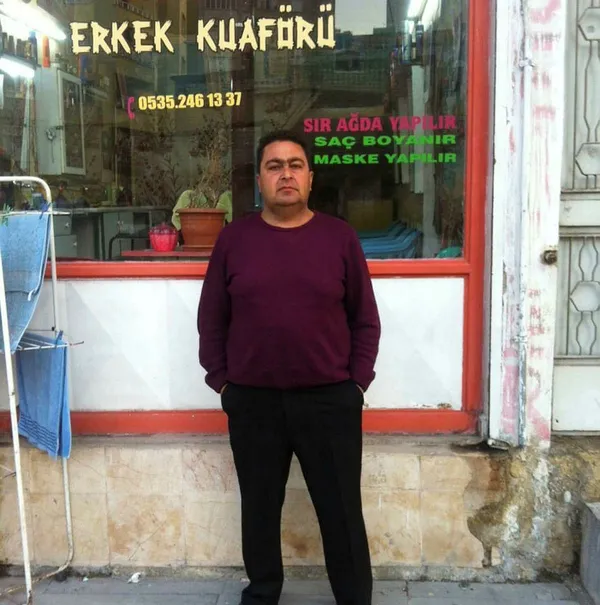 evladinin-tirasini-begenmeyen-baba-pompali-tufekle-berberi-oldurdu-1626619964964.jpg Evladının tıraşını beğenmeyen baba, pompalı tüfekle berberi öldürdü-5