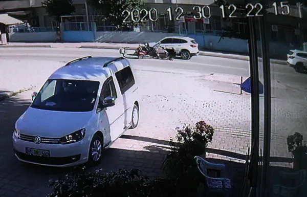 son-dakika-haberi-soka-girdi-gozyaslarini-tutamadi-1609401526006.jpg Son dakika haberi... Şoka girdi! Gözyaşlarını tutamadı-5