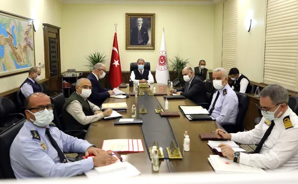 son-dakika-milli-savunma-bakani-hulusi-akardan-tskya-hakaret-eden-chpli-vekile-sert-tepki-geregini-yapacagiz-1606744036757.jpg SON DAKİKA: Milli Savunma Bakanı Hulusi Akar'dan TSK'ya hakaret eden CHP'li vekile sert tepki: Gereğini yapacağız-2